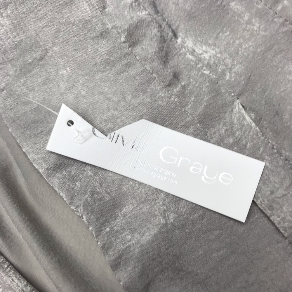 NWT Stone Grey Sleeveless V Neck Henley Blouse Top - Picture 4 of 9